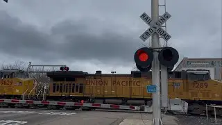 All Flagless - UP 7289 Z-Train Intermodal North - E, Pine Street. Railroad Crossing, Lodi CA