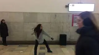 Московское метро, творчество, Россия / Танец вокруг света с Иванкой @barreratraining