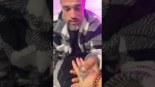 Tiene que superar sus traumas 🤭💅🏻 y dejarse pintar la barba ‼️