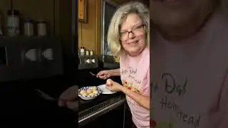 Quick Trick Egg Hack #egg #eating #shell #easy #spoon #sofast #eat #chicken #facebook #fyp