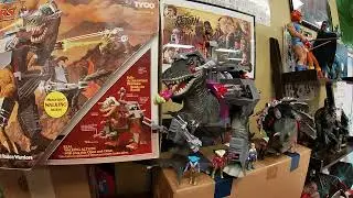 Коллекция фигурок Dino Riders в стиле винтаж 1980-х годов