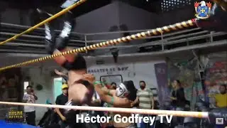 ESCAPULARIO  APUNTO DE CAER DE CABEZA Y PR&Iacute;NCIPE GITANO VS PODER MEXICA Y PILOTO FANTASMA JR.