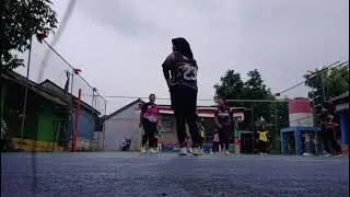 Volly haha hihi doang isinya 😅