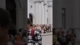 Listos pa la Semana santa en Popay&aacute;n  👌🏻#colombia #popayan #iglesia #abuelitas