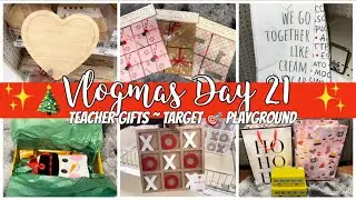 VLOGMAS 2022 | DAY 21 | TARGET BULLSEYE PLAYGROUND | TARGET DOLLAR SPOT