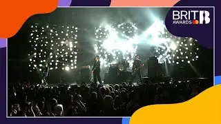 Busted - Teenage Kicks (Live at The BRITs 2004)
