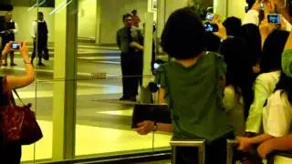 Kim Hyun Joong Arrival 17aug11.mpg