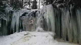 Frozen Hilton falls
