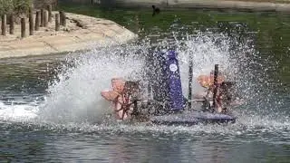 Slow motion - paddle wheel water aerator