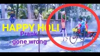 Roadside Prank on Holi | Pouring colour on passerby | Holi Prank