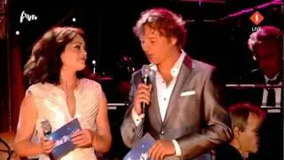 Top 3 uit 50 jaar musicals in Nederland (Musical sing a long - Uitmarkt 2011)