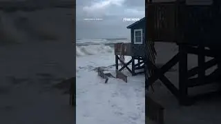 WATCH: Strong waves caused severe damage to waterfront homes in NC #shorts #usa #us #hurricane