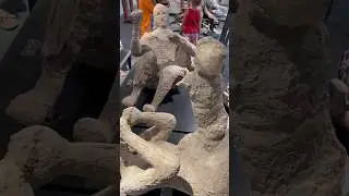 The bodies of Pompeii #vesuvio #pompeii #travelblog #italia #italie #italytravel