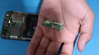 Celular cayó dentro del agua y ahora no prende ni carga