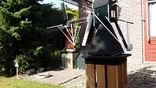 Speelmolens De Werkhorst en Het Poorthuis l draaiend op 10 juli