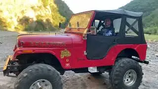 Jeep CJ5 en la sierra de Santiago Nuevo León