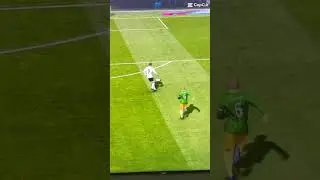 PES2020. Erro do goleiro e a frieza do artilheiro. #football #futeball #efootball