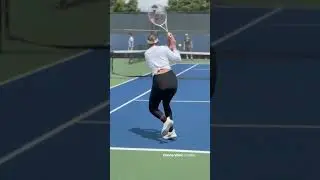 🇭🇷 Donna Vekic serving in style with the Sand Beige VCORE 🎾 #TeamYonex