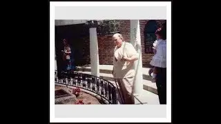 ELVIS PRESLEY    COLONEL TOM PARKERS HOUSE HAS GONE