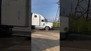 Продается в сцепке Freightliner fld 120 (1 700 000р)