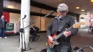 Busker, plays Gary Moore Still got the Blues in Winchester