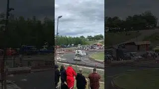 Caravan jump destruction 💥 #hednesfordhillsraceway#bangerracingcrashes#caravan#carnage#crash