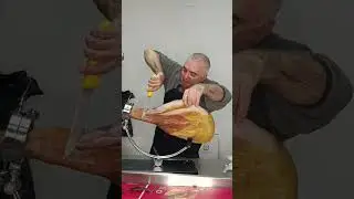 Нарезаем хамон Navidul в Чехию