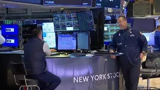 Wall St ends modestly higher ahead of earnings, economic data | REUTERS