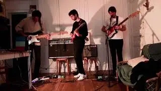 Hello Paris // Home Session
