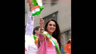 Bollywood hero and heroine celebrate independence day  desh ka flag