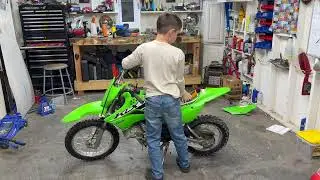 Maverick mods his 2025 KLX110R FMF exhaust  