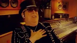 Stevie Hawkins - You Left Me With A Heartquake (Official Video)