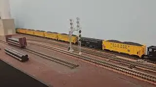 Delaware & Hudson N scale coal extra from staging to Fairhaven Junction