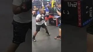 New era boxing club #afrobeat #amapiano #afrobeats #boxing #boxingtraining #boxingworkout #padwork