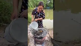 Find snail and cook #VillageFood#Yummy😋🐌