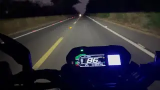 Super projeção de luz a noite da NS400z Bajaj 4k Viagem de noite (4K)