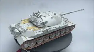 Trumpeter 05586 1/35 Soviet JS-7 heavy tank （Construction）