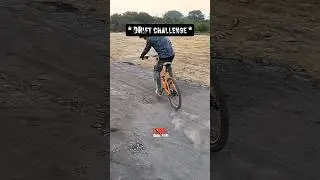 drift challenge ye banda kaise yrr #mtbstunts #cycling #mtbdrift #minivlog #mtbfun #mtb