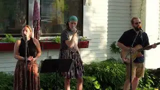 In Spite Of All The Damage (The Be Good Tanyas) - Lighthouse Louie