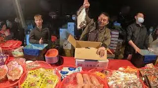 01  最後兩盤直接沙米蘇給大哥~真的是了錢賣了啦~大哥賺很大捏~ #嘉義趙又廷 #全晟海產 #週五嘉義彌陀夜市 #海鮮拍賣 #海鮮叫賣