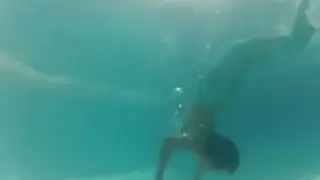 Mermaid swimming school opens in Manila