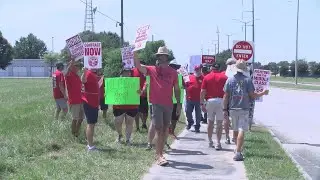 Lafayette AT&T strikers say company's 'strong final offer' just isn't good enough