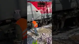 How do you remove graffiti? #railway #train #driver #train #assistantdriver #rzdmyjob #river