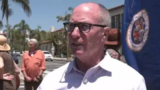 Assemblyman Gregg Hart hosts sidewalk hours