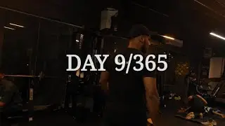 Day 9/365 I really appreciate how you pay attention to my form #trainer #gym 