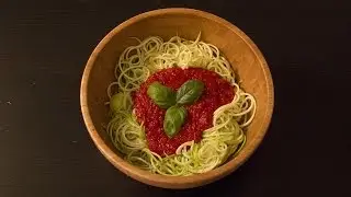 Raw Zucchini Noodles with Tomato Sauce !!