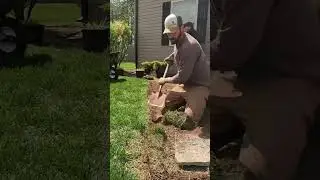 Digging A Natural Edge 🥾🌱💚 #landscaping #fyp #home #garden #shortsfeed