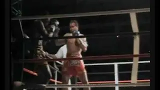 Thai Boxing World Championship W.B.C.  Yodsanklai VS Collosa Guinea Ecuatorial 2010 Round 4,5