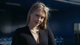 Девушка и мопед COLT.