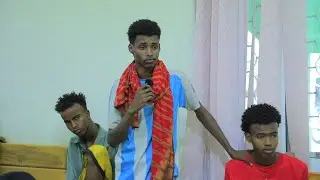 #GAROOWE Maxkamadda ayaa loo keenay mobeelo ay furteen Maalin cad & arrimo ku qarsoon #puntland